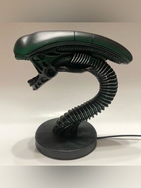 Alien Aliens Movie Xenomorph 7” Black USB Desk Lamp Decorative LED Light Sci-fi